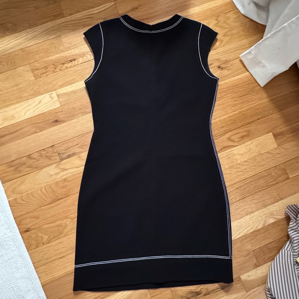 THEORY EMBROIDERED CAP SLEEVE SHIFT DRESS 6 MODERN CHIC CAREER CASUAL LUXURY